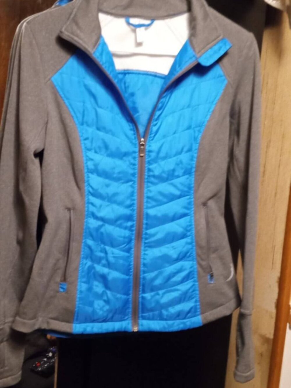 exertek jacket small thumbholes zipper